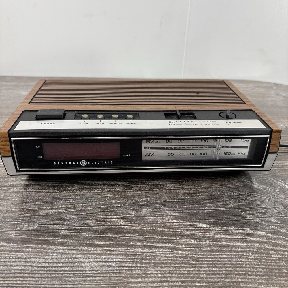 GE AM/FM Alarm Clock Radio Model 7-4633D General Electric